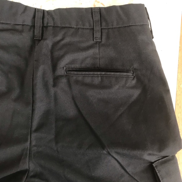 EUC WearGuard Aramark mens black cargo shorts, W 34 / 11” inseam with pockets - Picture 10 of 14